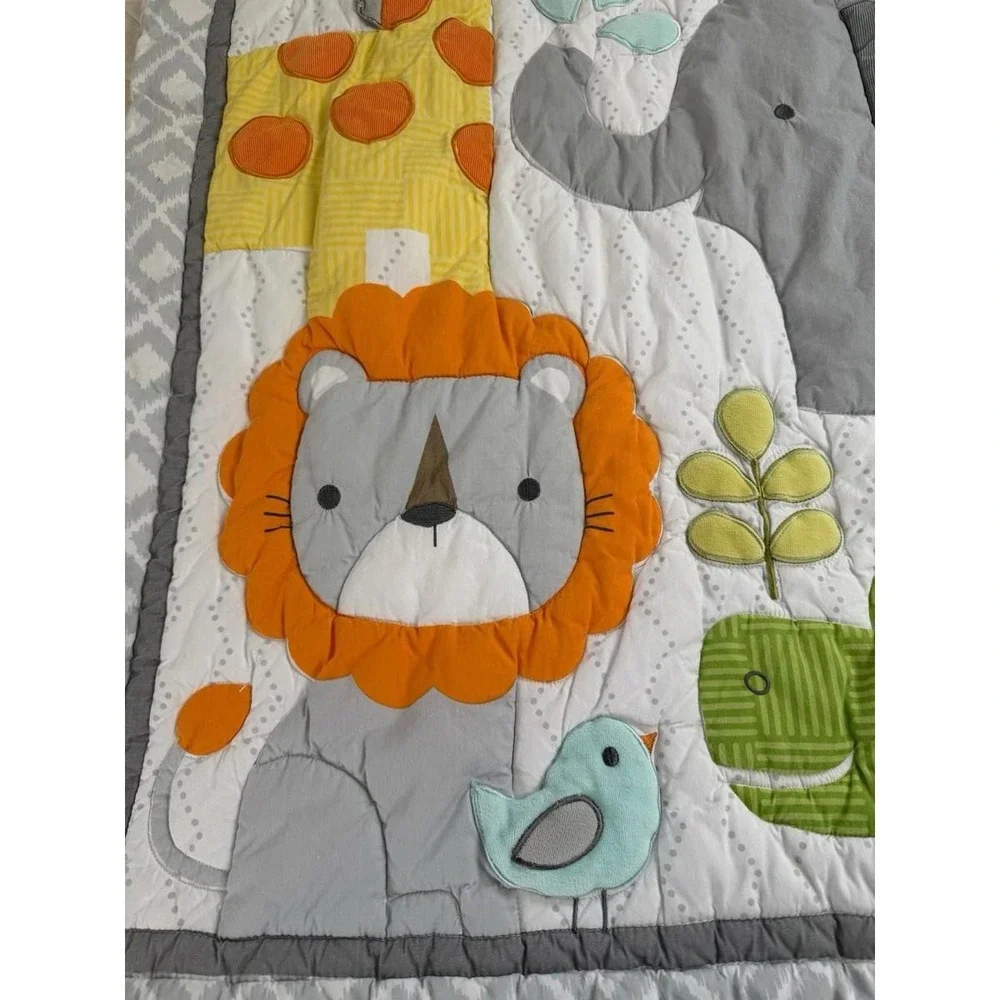 Circo Safari Jungle Animals Baby Crib Quilt Elephant Giraffe Lion Gray